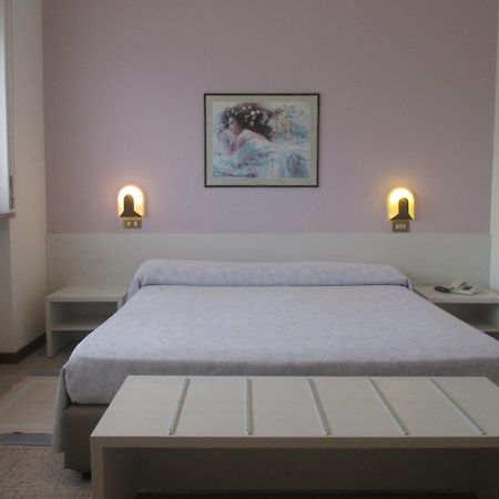 Hotel O'Scugnizzo 2 ベッルーノ エクステリア 写真
