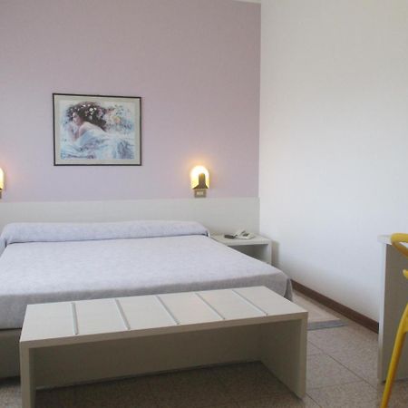 Hotel O'Scugnizzo 2 ベッルーノ エクステリア 写真