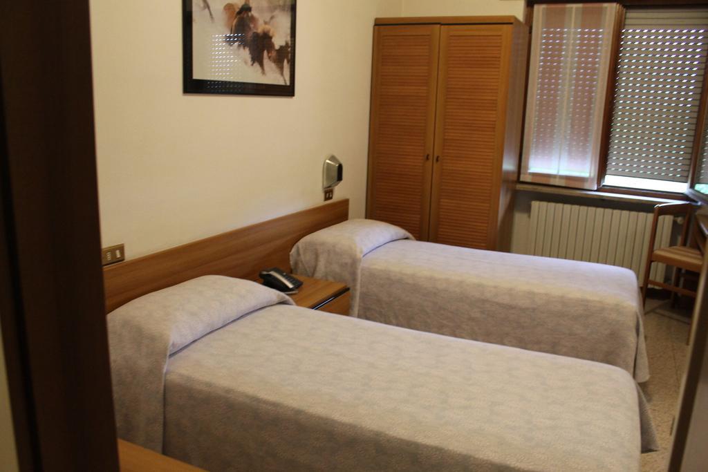 Hotel O'Scugnizzo 2 ベッルーノ 部屋 写真