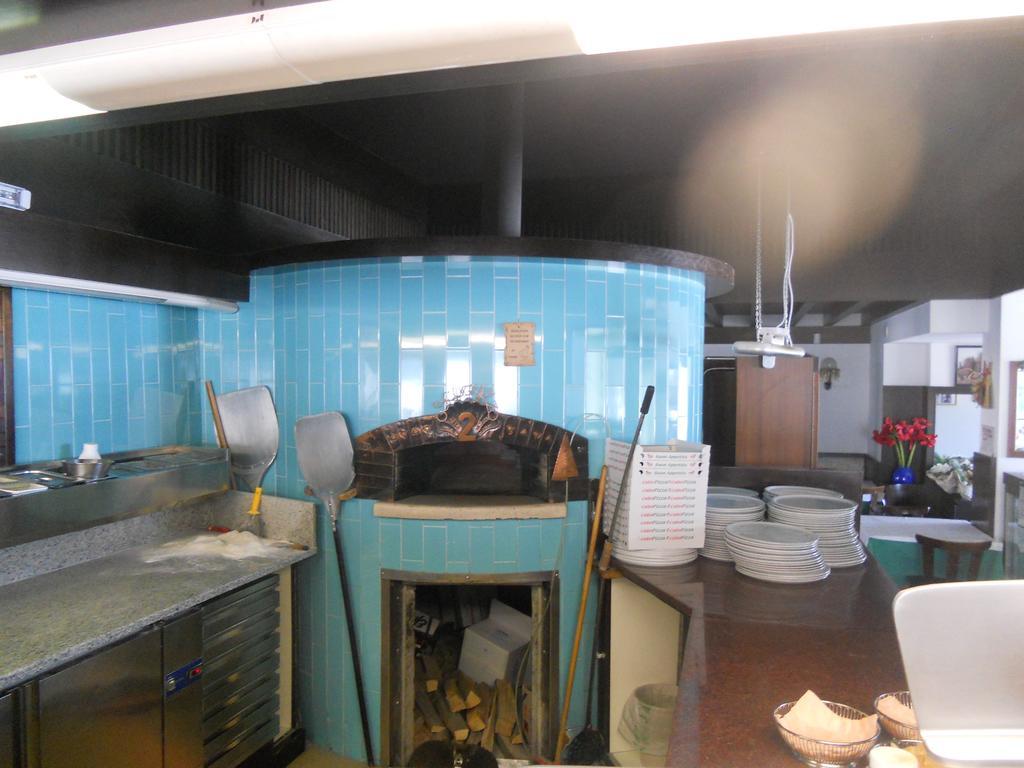 Hotel O'Scugnizzo 2 ベッルーノ エクステリア 写真