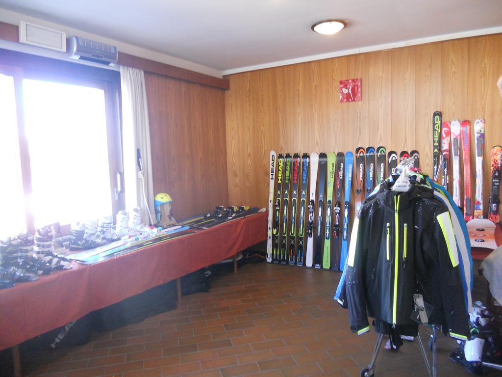 Hotel O'Scugnizzo 2 ベッルーノ エクステリア 写真