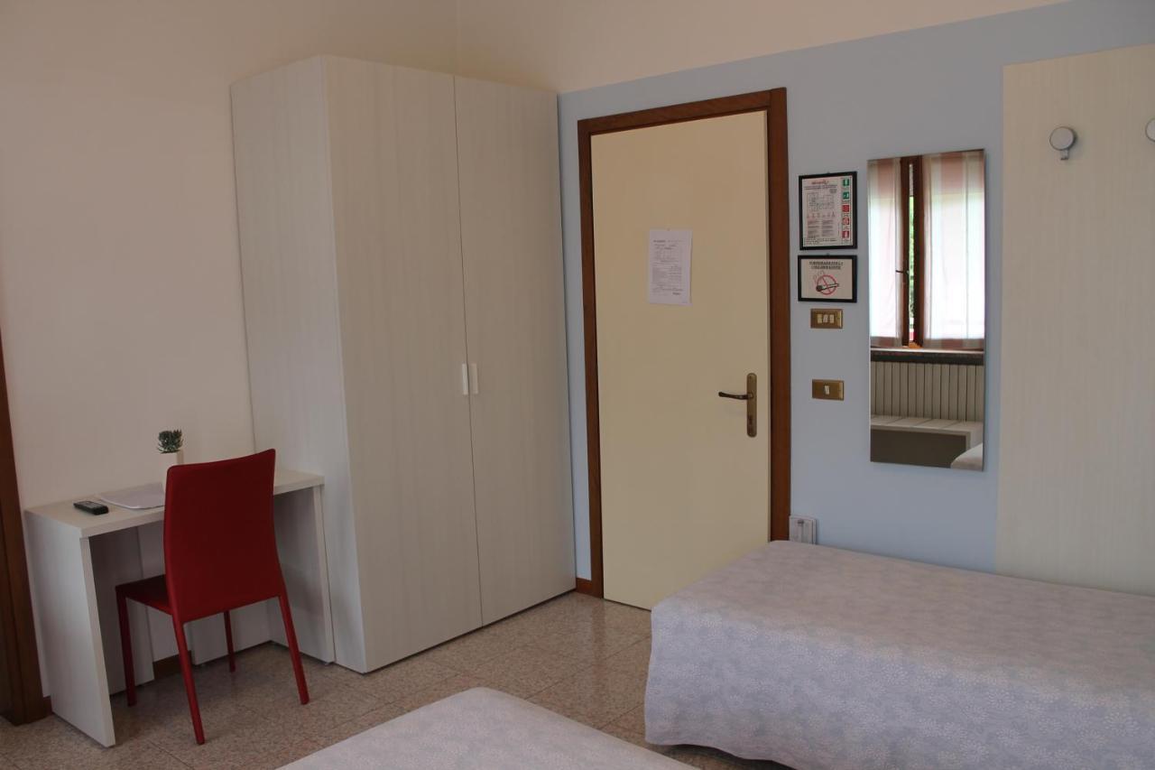Hotel O'Scugnizzo 2 ベッルーノ エクステリア 写真