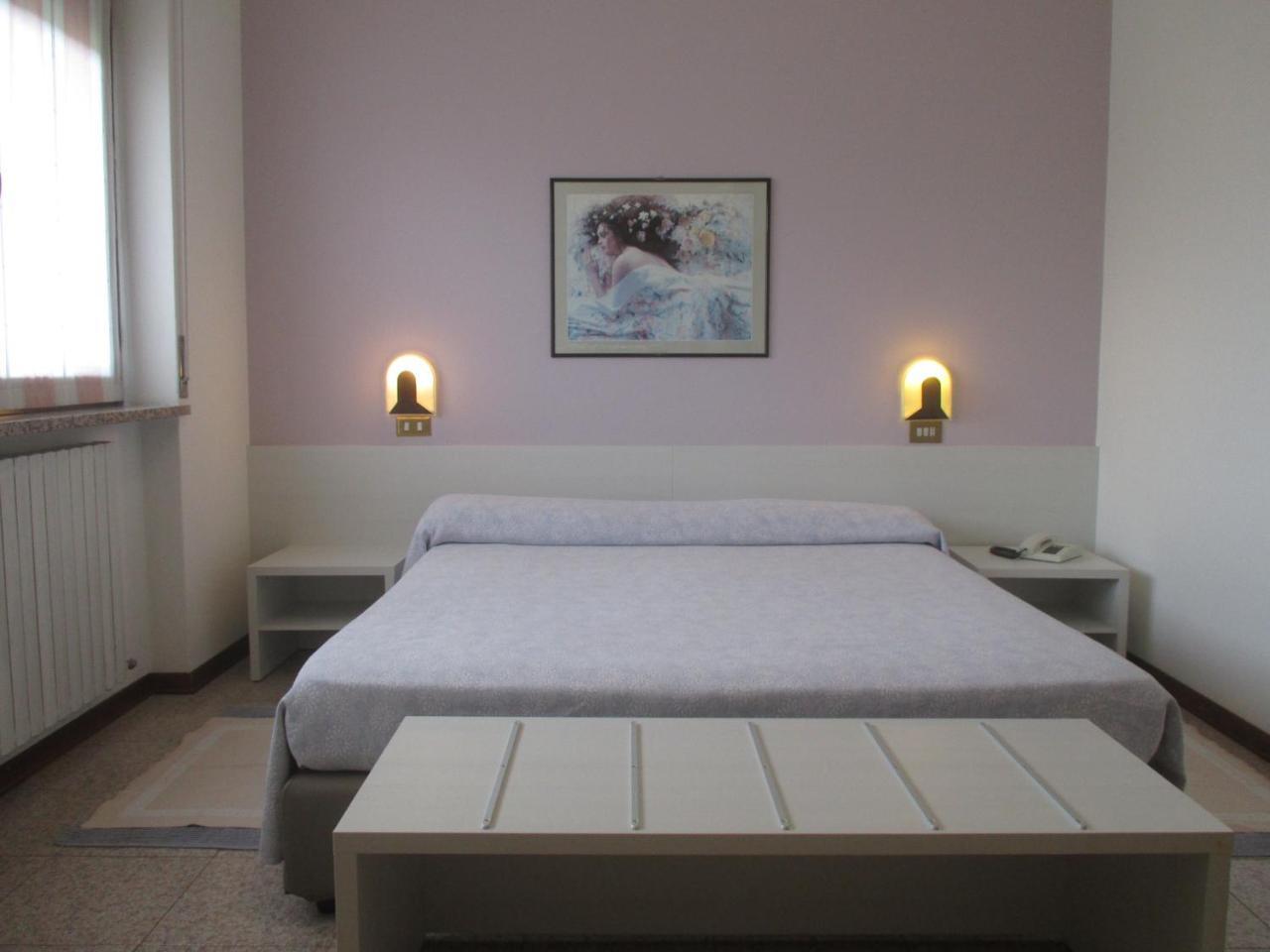 Hotel O'Scugnizzo 2 ベッルーノ エクステリア 写真