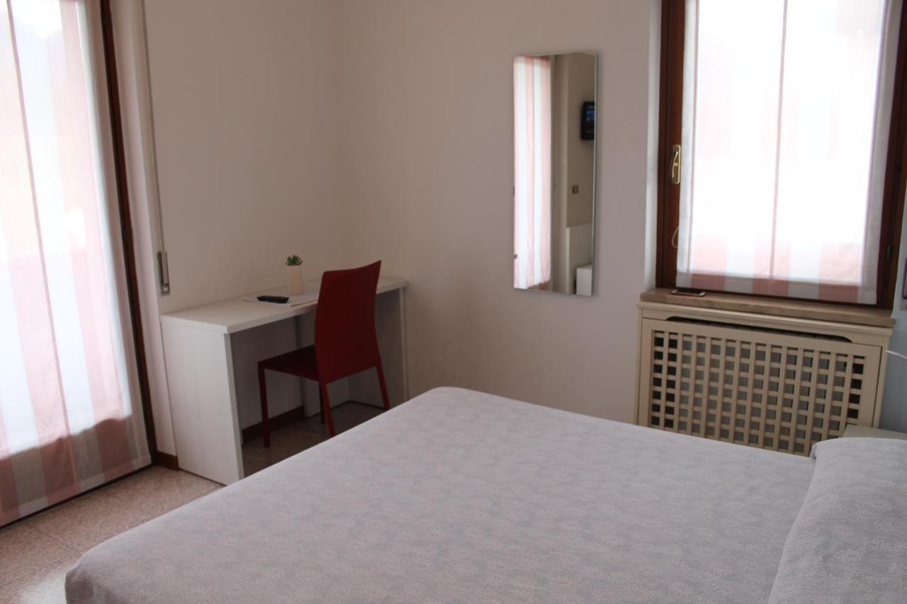 Hotel O'Scugnizzo 2 ベッルーノ エクステリア 写真