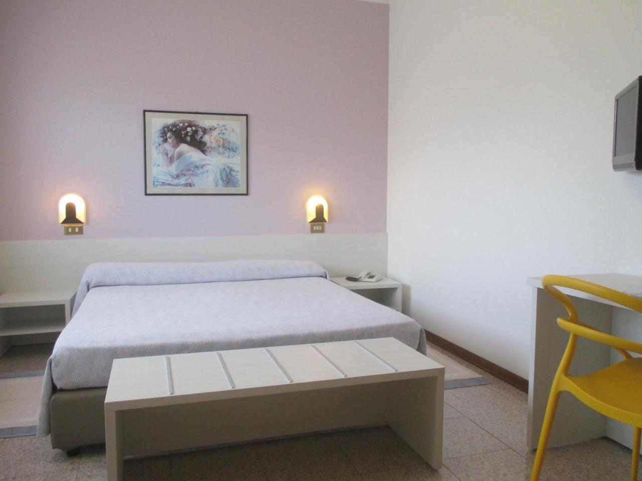 Hotel O'Scugnizzo 2 ベッルーノ エクステリア 写真