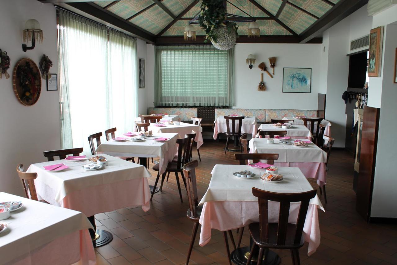 Hotel O'Scugnizzo 2 ベッルーノ エクステリア 写真