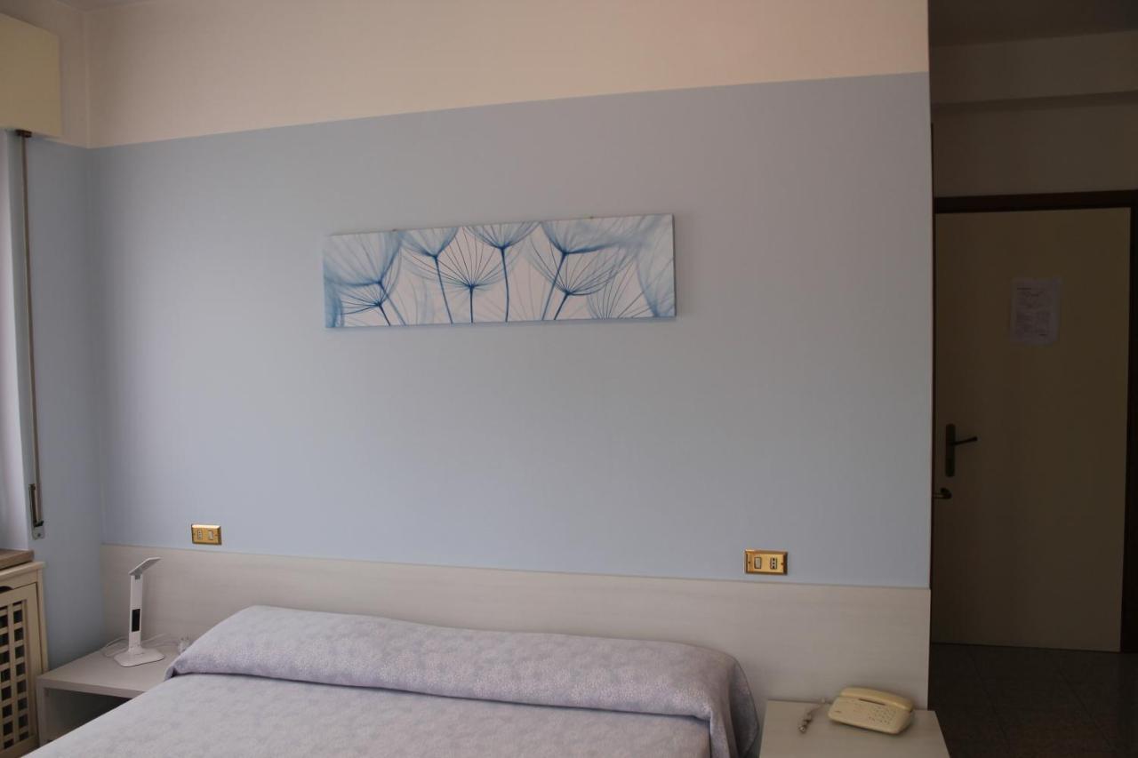 Hotel O'Scugnizzo 2 ベッルーノ エクステリア 写真