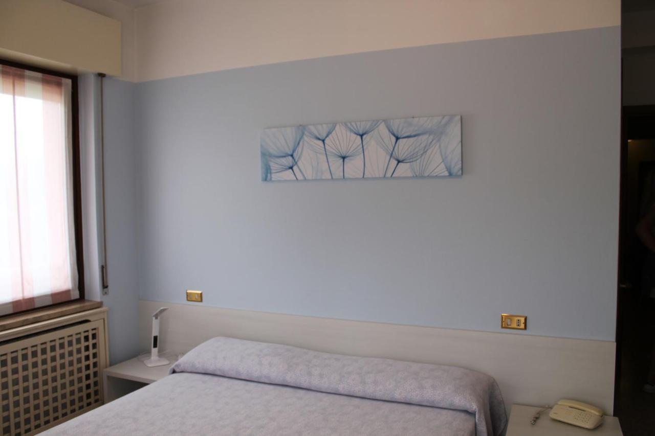 Hotel O'Scugnizzo 2 ベッルーノ エクステリア 写真