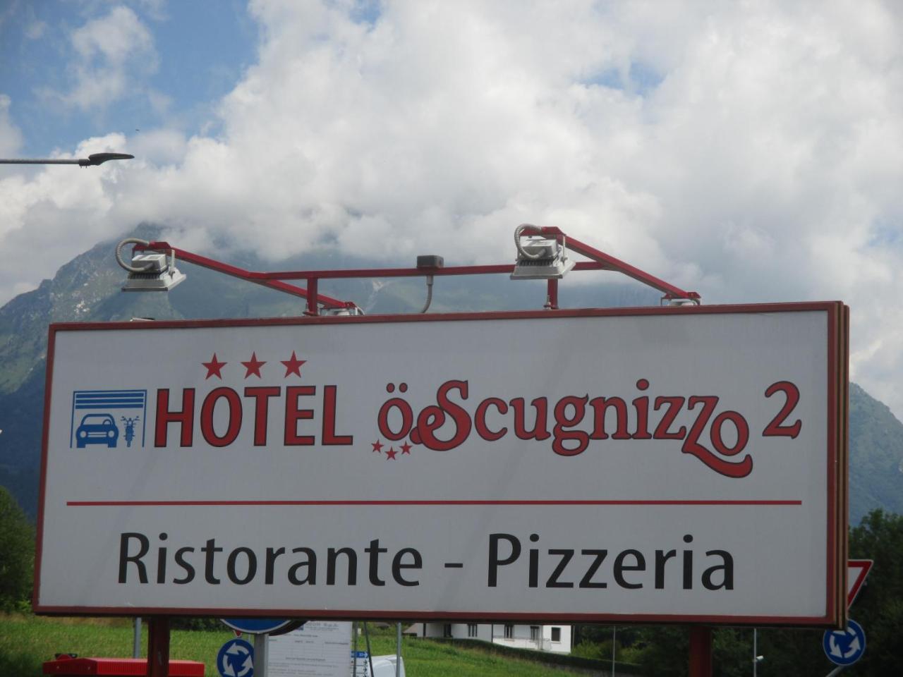 Hotel O'Scugnizzo 2 ベッルーノ エクステリア 写真