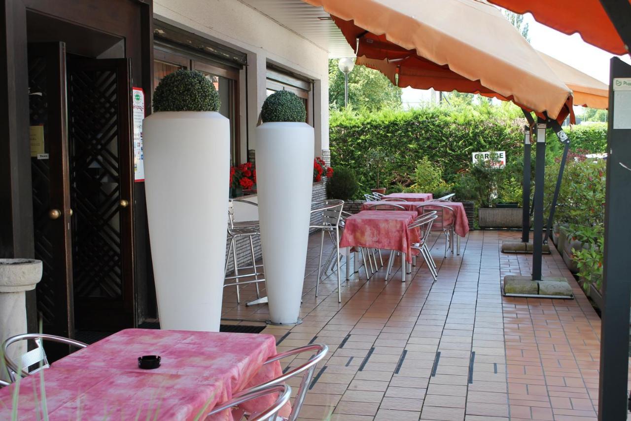 Hotel O'Scugnizzo 2 ベッルーノ エクステリア 写真
