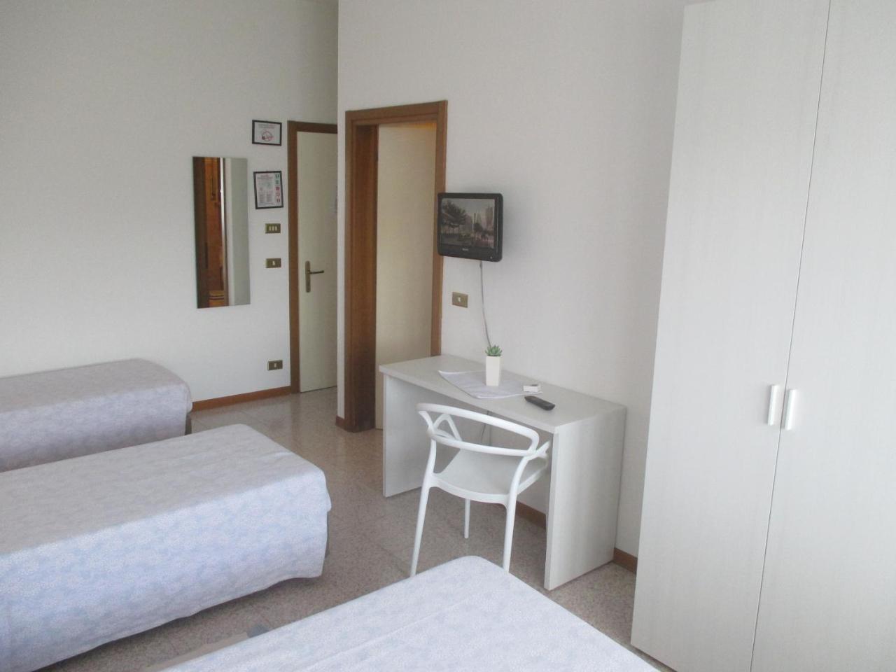 Hotel O'Scugnizzo 2 ベッルーノ エクステリア 写真